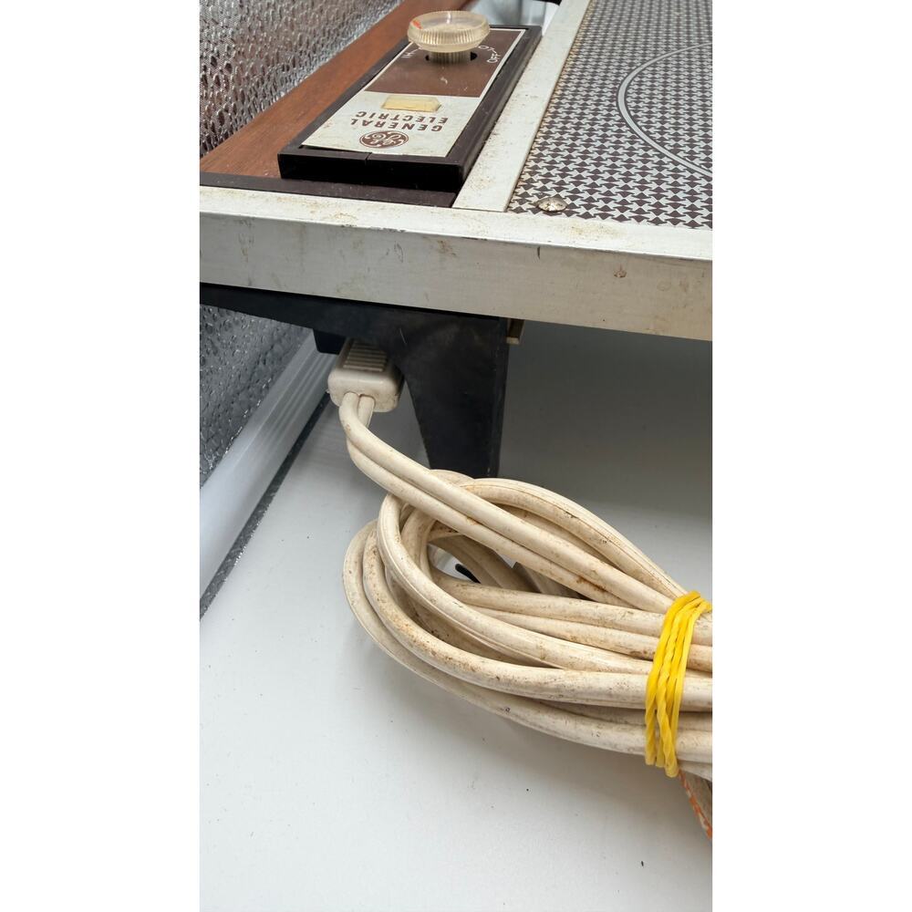 GE 23WT2 Mid Century Modern Hot Tray Food Warmer w/ Cord - Picture 4 of 7